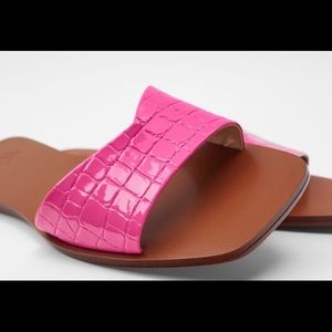 Zara Animal print flat sandals